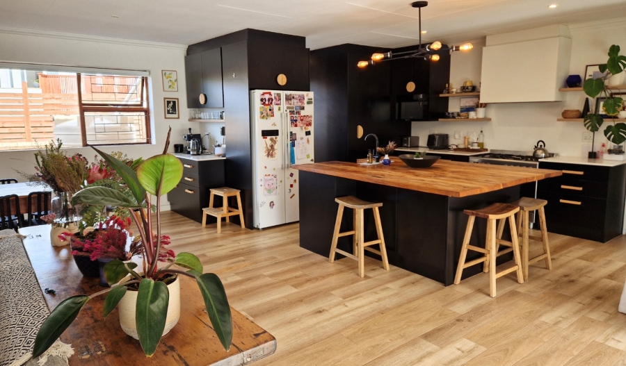3 Bedroom Property for Sale in Wavecrest Eastern Cape